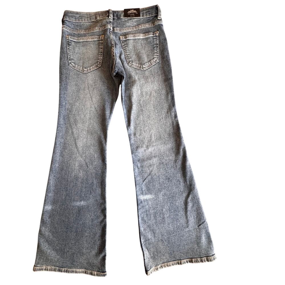 Nwt H&M DIVIDED Women's Blue Curved Leg High Waist Denim Jeans Size 6 - Picture 3 of 8